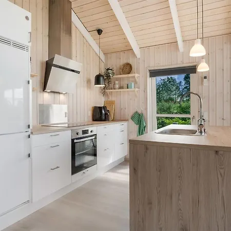 Kristine - 250m From The Sea By Interhome Nyaraló