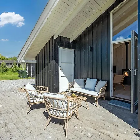 Kristine - 250m From The Sea By Interhome *